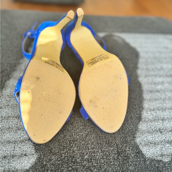 Heels - Picture 3 of 3